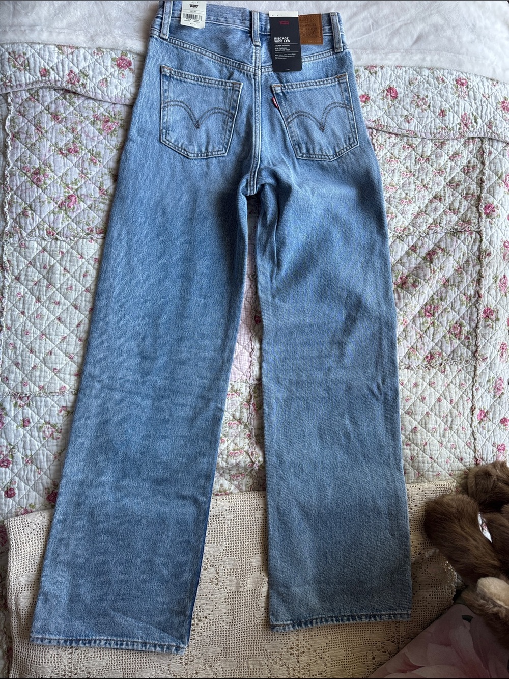 Levi's Women’s ribcage wide leg medium Wash Jeans